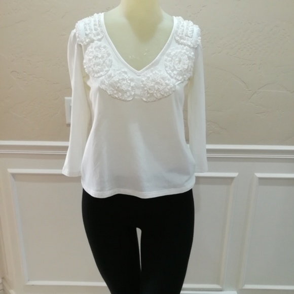 Alice + Olivia Tops - Alice + Olivia ruffle v neck 3/4 sleeve tee